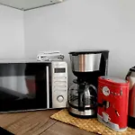 Apartment 2- Zimmer, 4pers, Direkt Neben Einkaufszentrum, Hbf