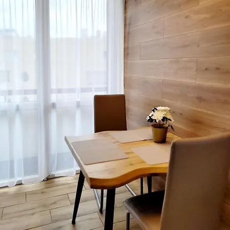 2- Zimmer, 4pers, Direkt Neben Einkaufszentrum, Hbf