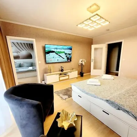 2- Zimmer, 4pers, Direkt Neben Einkaufszentrum, Hbf Apartment *