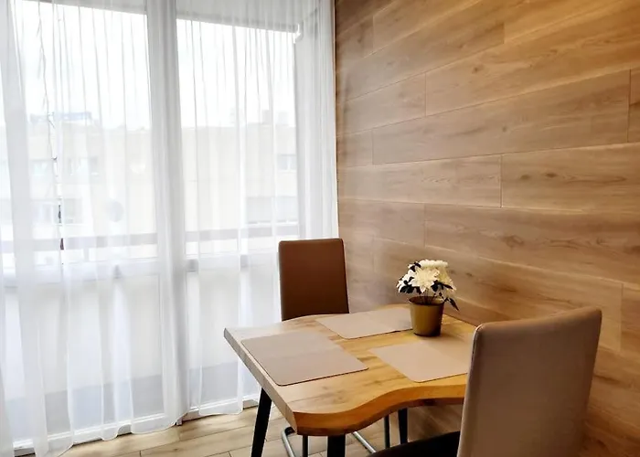 2- Zimmer, 4pers, Direkt Neben Einkaufszentrum, Hbf *