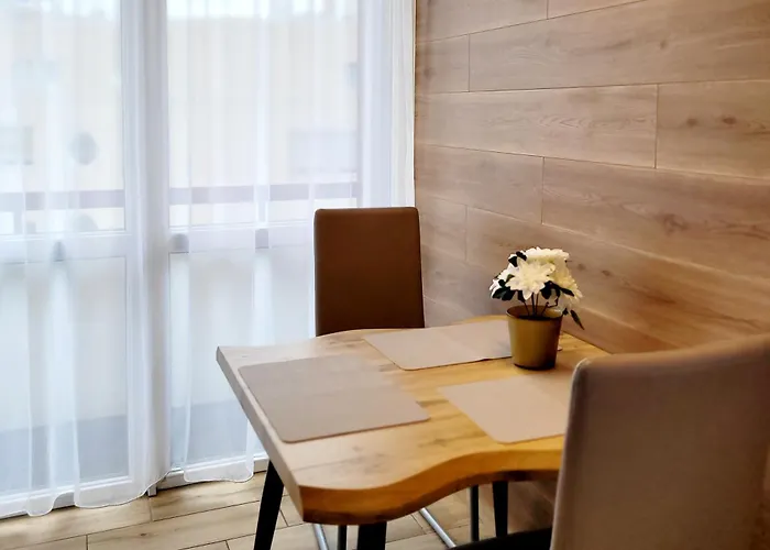 2- Zimmer, 4pers, Direkt Neben Einkaufszentrum, Hbf