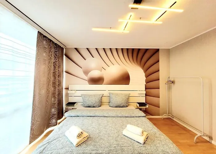 2- Zimmer, 4pers, Direkt Neben Einkaufszentrum, Hbf * Mülheim an der Ruhr